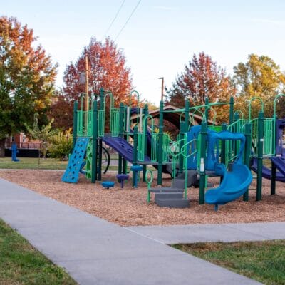 HuffLanePark FallLeaves web 370