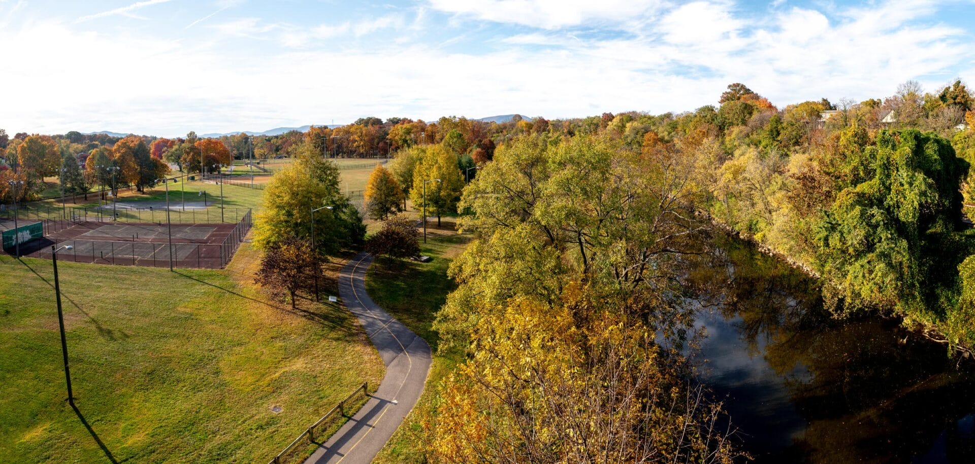 RoanokeRiverGreenway WasenaPark FallPano 430